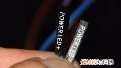 主板power sw怎么插