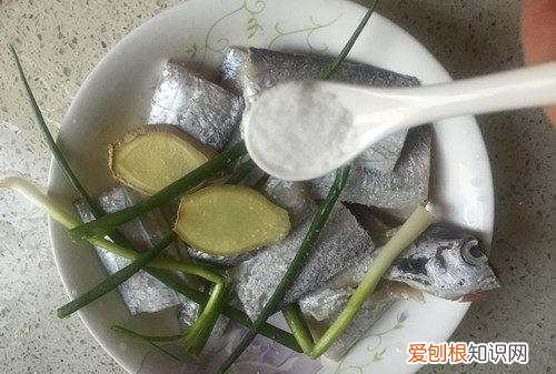 椒盐带鱼怎么做，什么孩子们要放鞭炮什么要过春节了
