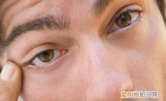 左右眼睛跳真正的含义，左右眼皮跳是怎么回事有什么预测