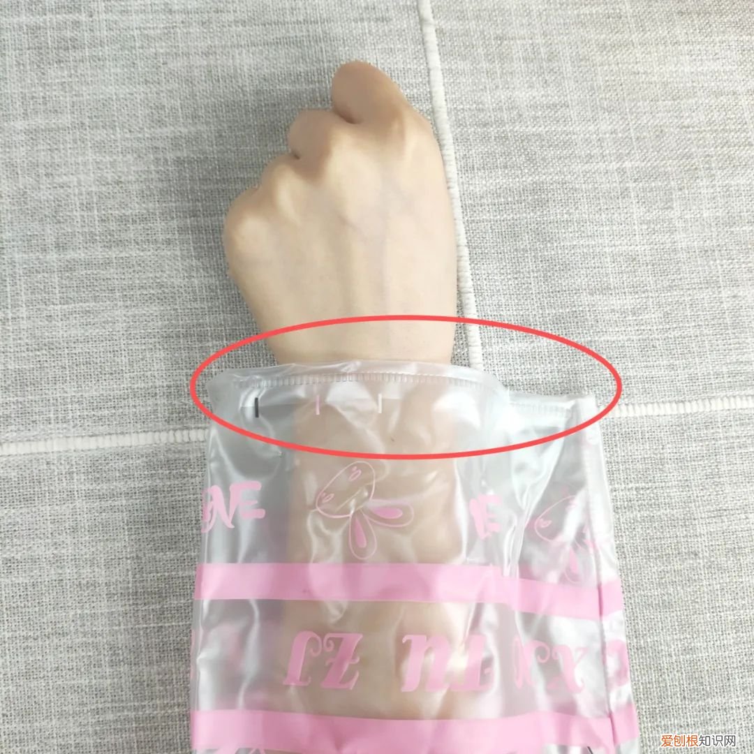 宝宝雨衣是连体的好还是分体的好?