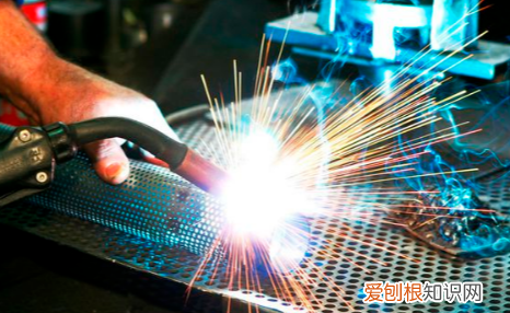 不锈钢和铁焊接牢固，不锈钢和铁用电焊能焊住吗