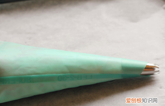 用烤箱弄蛋白糖的做法，DIY蛋白糖怎么做好吃又简单