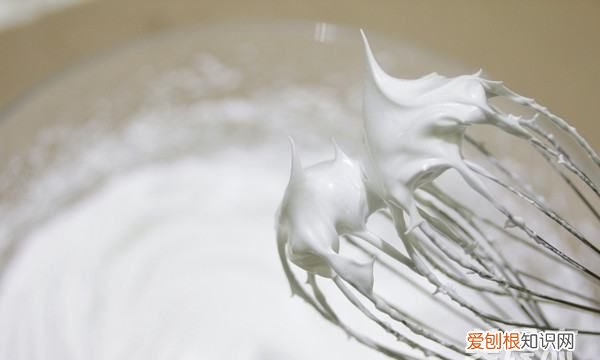 用烤箱弄蛋白糖的做法，DIY蛋白糖怎么做好吃又简单