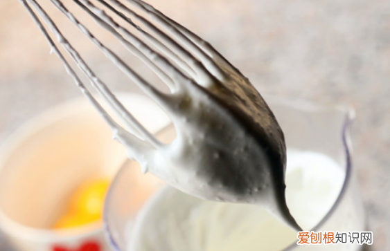 用烤箱弄蛋白糖的做法，DIY蛋白糖怎么做好吃又简单