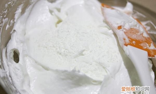 用烤箱弄蛋白糖的做法，DIY蛋白糖怎么做好吃又简单