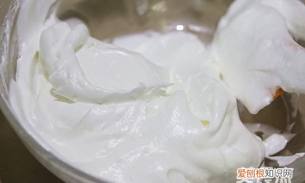 用烤箱弄蛋白糖的做法，DIY蛋白糖怎么做好吃又简单