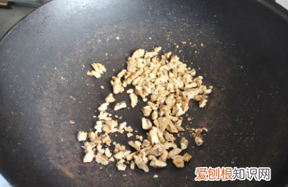 自制阿胶糕配料的比例是多少,自制阿胶糕的做法及配料视频