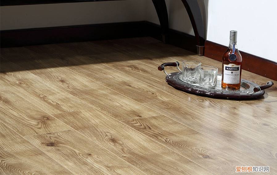 德尔实木复合地板怎么样？