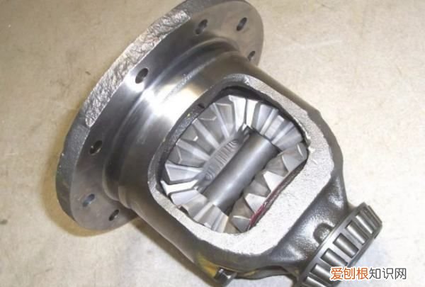 前驱车有差速器,两驱的车有没有差速器