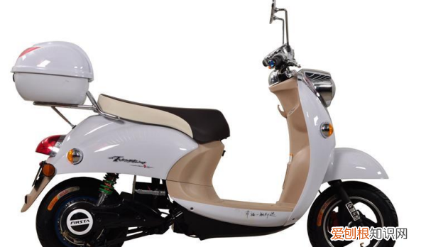 怎么看电动车还剩多少电，如何看电动车剩余电量图片