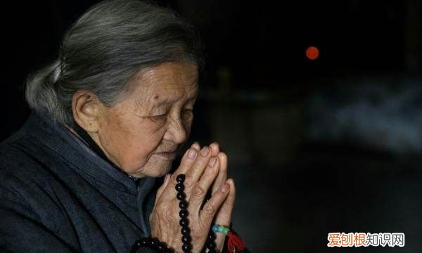 关于离别母亲的句子，母亲离别伤感的句子有哪些