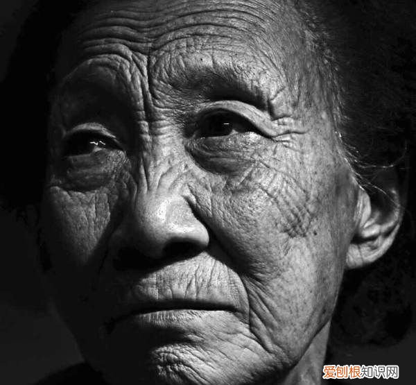 关于离别母亲的句子，母亲离别伤感的句子有哪些