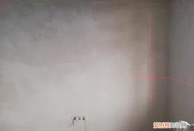 屋顶刮大白手法教程全过程 刮大白的手法教程全过程