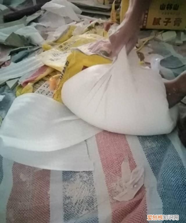 屋顶刮大白手法教程全过程 刮大白的手法教程全过程