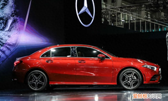 梅赛德斯奔驰a200l运动轿车动感型