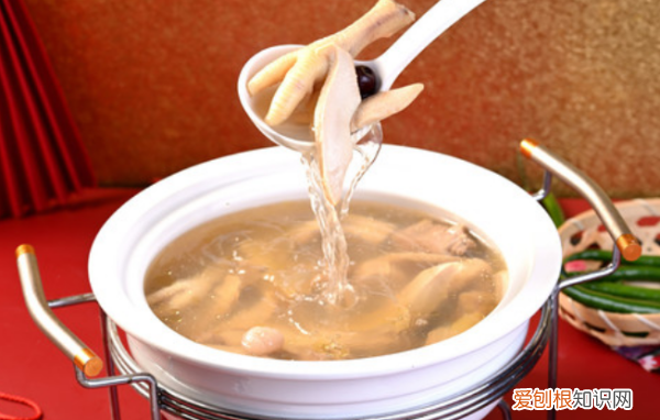 母鸡炖什么好吃又营养,老母鸡炖什么好吃又有营养价值孕妇吃