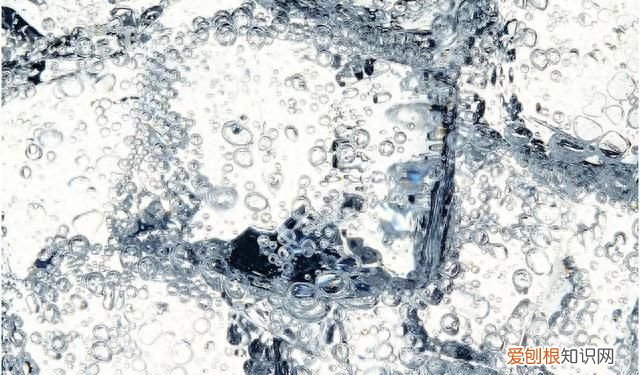 热水和冷水哪个结冰更快