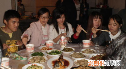 正常成年人头围多大，女生标准头围身高对照表