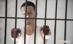 打麻将被派出所抓的依据是什么，梦见打麻将派出所来了是什么意思