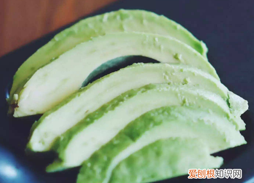 多宝果的皮和核可以吃，嘉宝果的皮和核可以吃吗