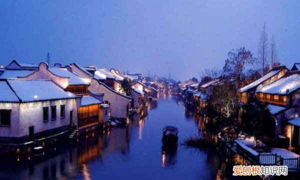 钟灵毓秀的意思