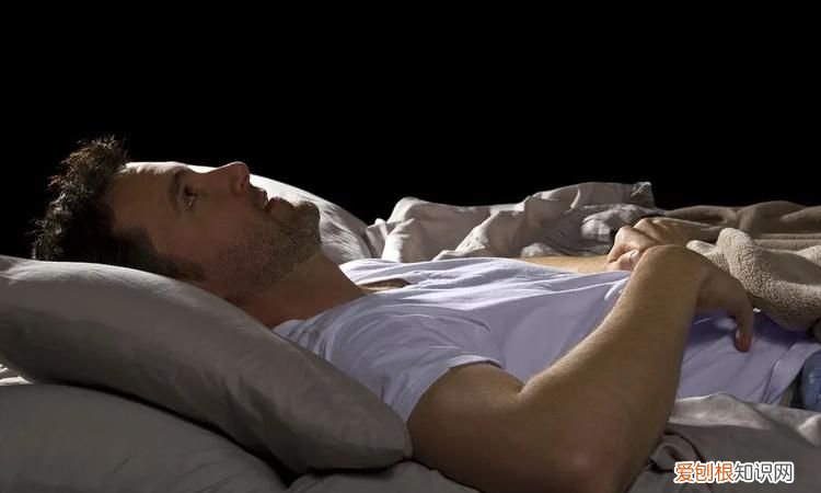 一晚上都做梦是怎么回事，每晚都做梦是怎么回事但是不失眠