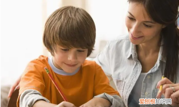 之所以是因为是关联词