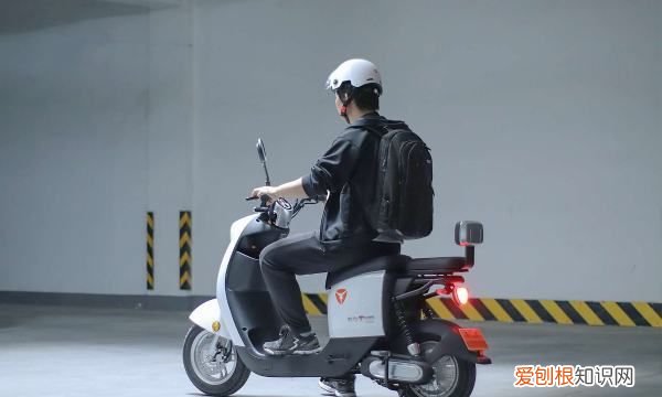 雅迪小飞象2.0和3.0的区别