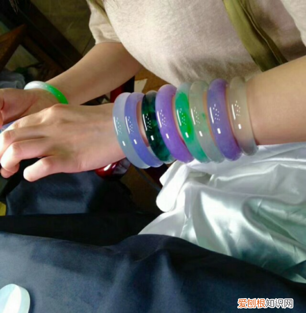 玉会越戴越透，想知道玉会越戴越透