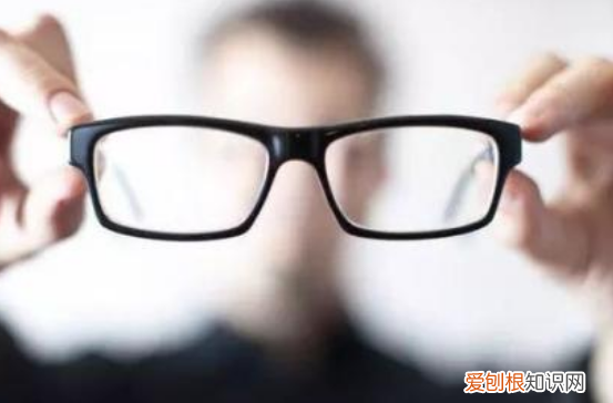 眼睛4.5是近视，裸眼4.7是近视多少度