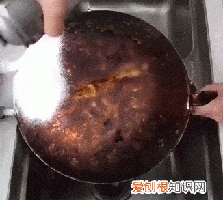 电热锅糊锅底去除妙招 不粘锅烧糊了锅底黑了怎么擦