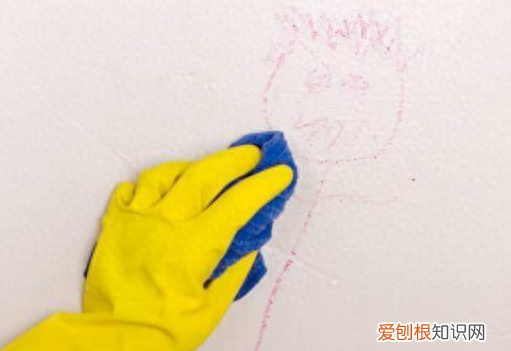 墙面脏了可以用清洁剂清洗吗