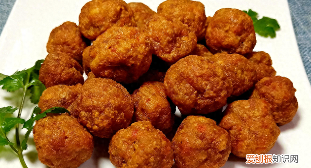 炸肉丸子怎样调馅才松软