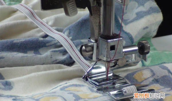 缝纫机压脚高低怎么调，蜜蜂牌缝纫机怎么调针脚