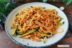 炝拌面条的做法，凉拌面条最简单的做法