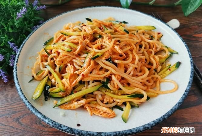 炝拌面条的做法,凉拌面条最简单的做法