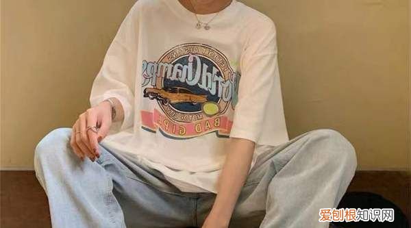 夏天短袖衬衫算正装吗，夏天穿短袖搭配什么裤子比较好看