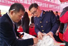 六神花露水塑料瓶真假怎么识别