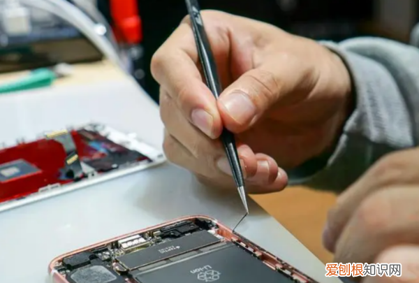 手机屏幕黑了后怎么导出照片