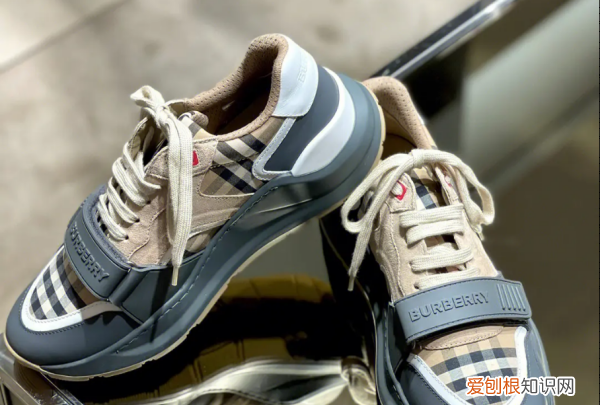 送鞋子代表什么意思,送鞋子的寓意是什么意思