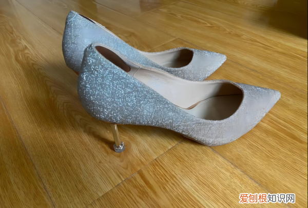 送鞋子代表什么意思,送鞋子的寓意是什么意思