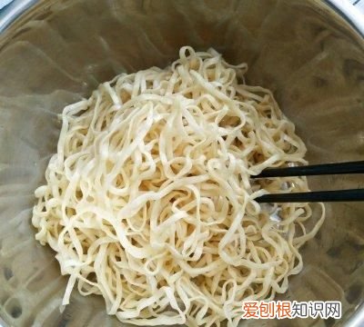 #童年不同样,美食有花样#河南卤面/蒸面条