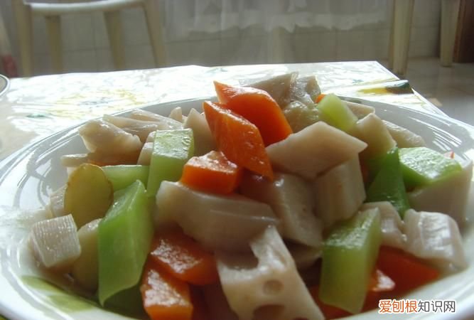 莲藕丁怎么炒好吃,莲藕羮怎么做好吃