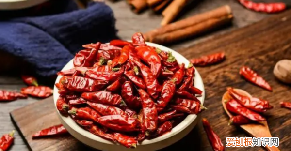 辛辣食物指的是什么，辛辣指的是什么食物?