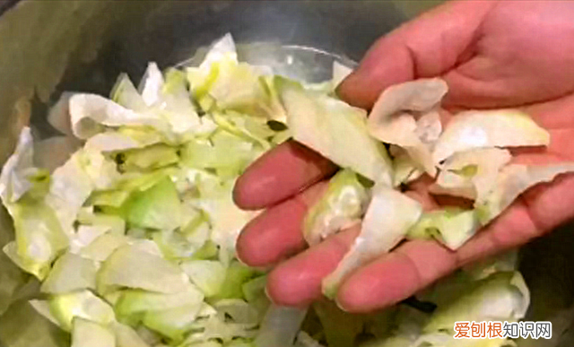 冬天,碰到它别手软,多买些切片放冰箱保存,随吃随取,特省事