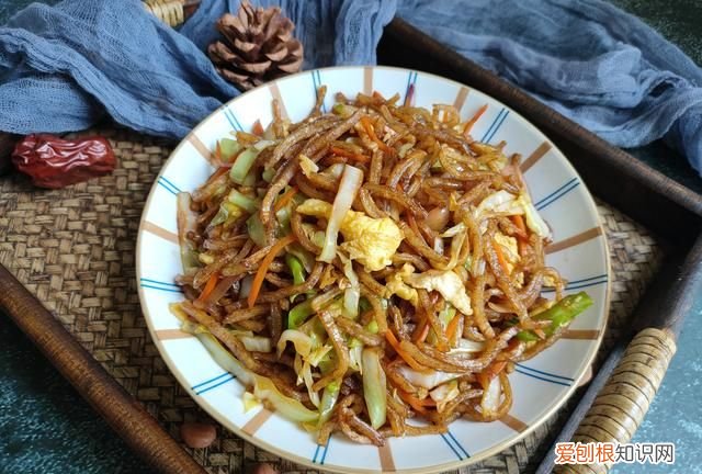 北方人爱吃的炒饼丝,炒饼对北方人的意义