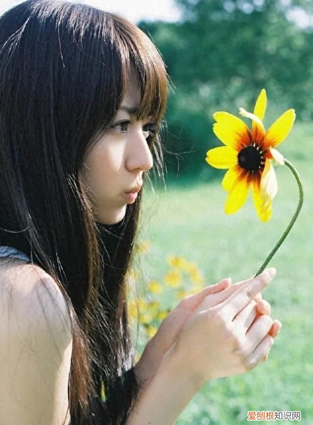 情侣秀恩爱的句子:适合情侣发朋友圈的句子