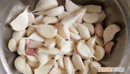 鱼刺卡在喉咙怎么办