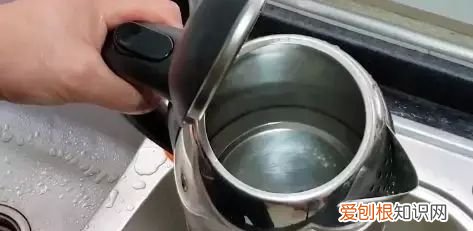 怎么样清除热水壶的水垢最有效