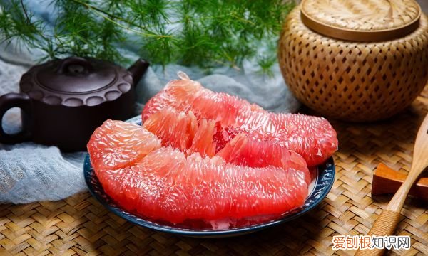 红心柚子和白心柚子的区别，红柚子和白柚子的功效与作用